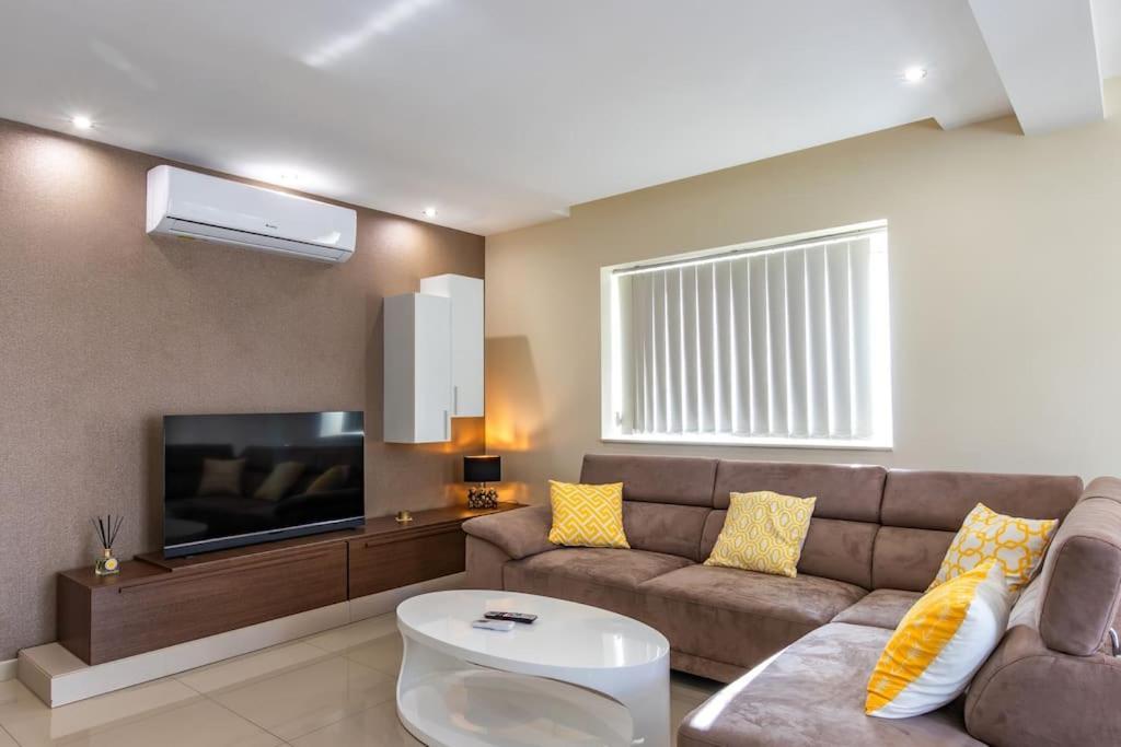 Modern 3 Bedroom Apartment Close To Paceville And Beach Is-Swieqi Exterior foto